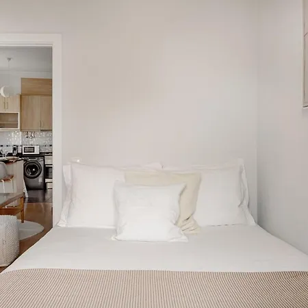 Alegria Living In Apartment Lisbon